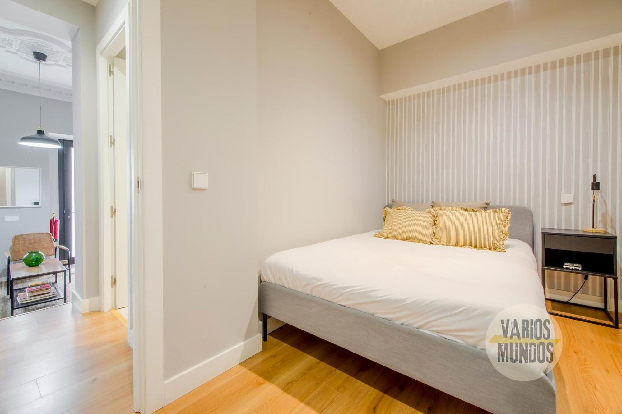 Modern Apt & Cool Interior Design A 20 Metros Del Retiro E1 Madri Exterior foto