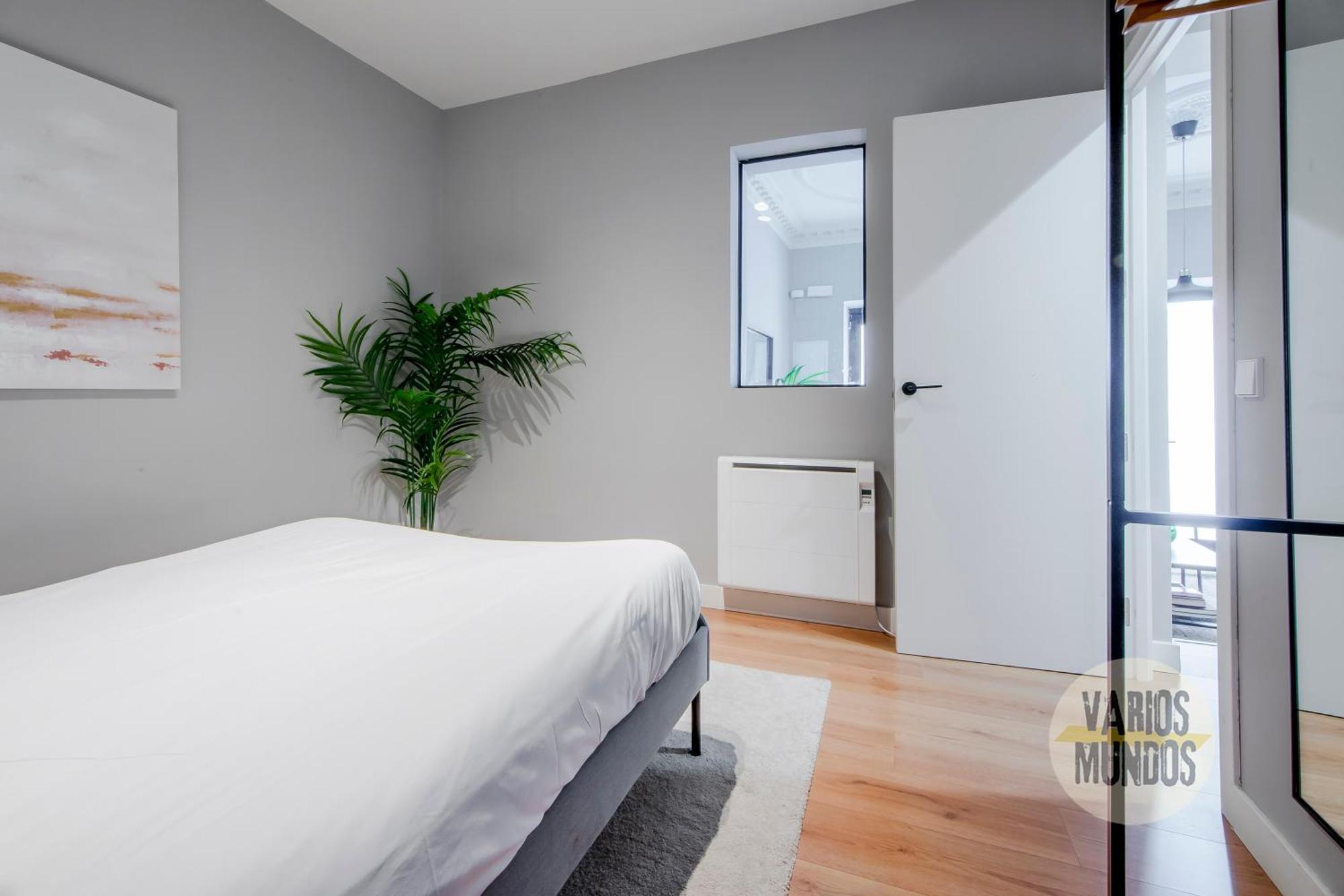 Modern Apt & Cool Interior Design A 20 Metros Del Retiro E1 Madri Exterior foto